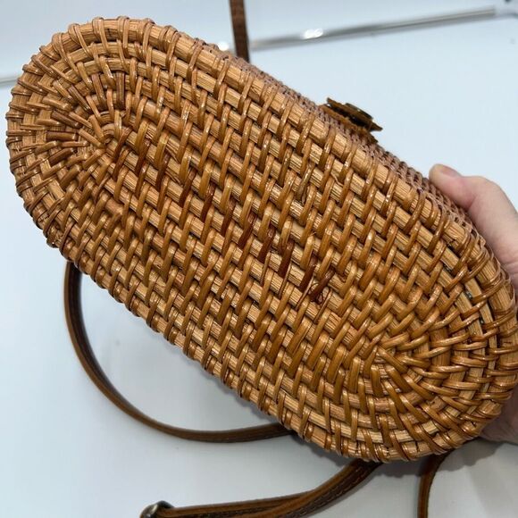 Vintage Handmade Wicker Basket and Leather Crossbody Bag - Picture 7 of 16